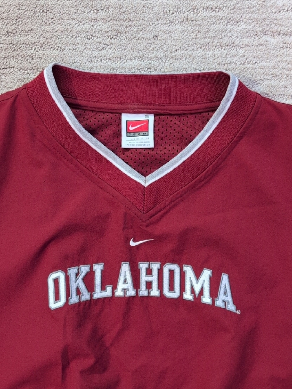 Nike Crimson Oklahoma Sooners V-Neck Pullover - Picture 2 of 5